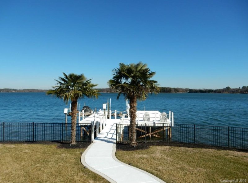 Property image 4 at 3544 Governors Island Drive, Denver, NC 28037