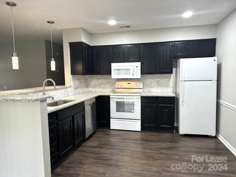 Property image 3 at 7401 Michael Drive, Charlotte, NC 28215