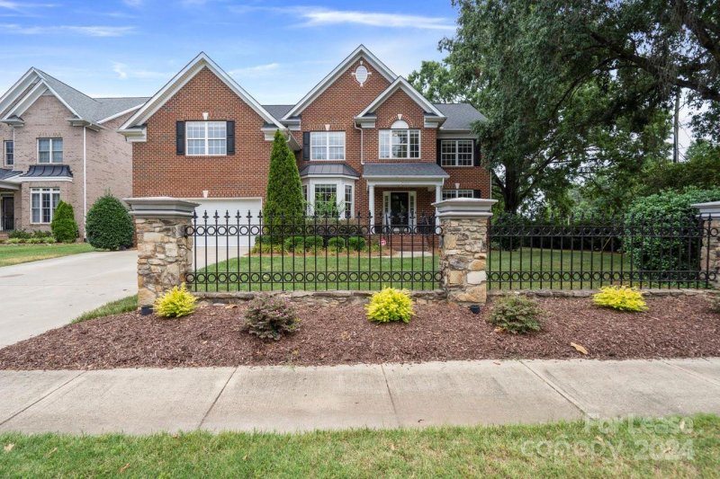 Property image 2 at 3006 Springs Farm Lane, Charlotte, NC 28226