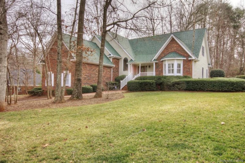 134 Lawrence Tee Lane