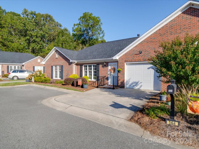 Property image 3 at 564 Royalty Court, Gastonia, NC 28054