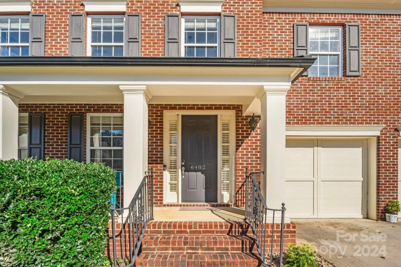 6482 Chadwell Court
