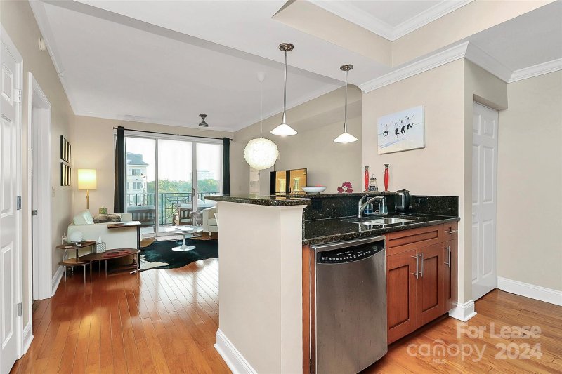 Property image 3 at 300 W 5th Street, Charlotte, NC 28202