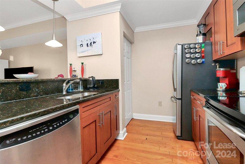 Property image 4 at 300 W 5th Street, Charlotte, NC 28202