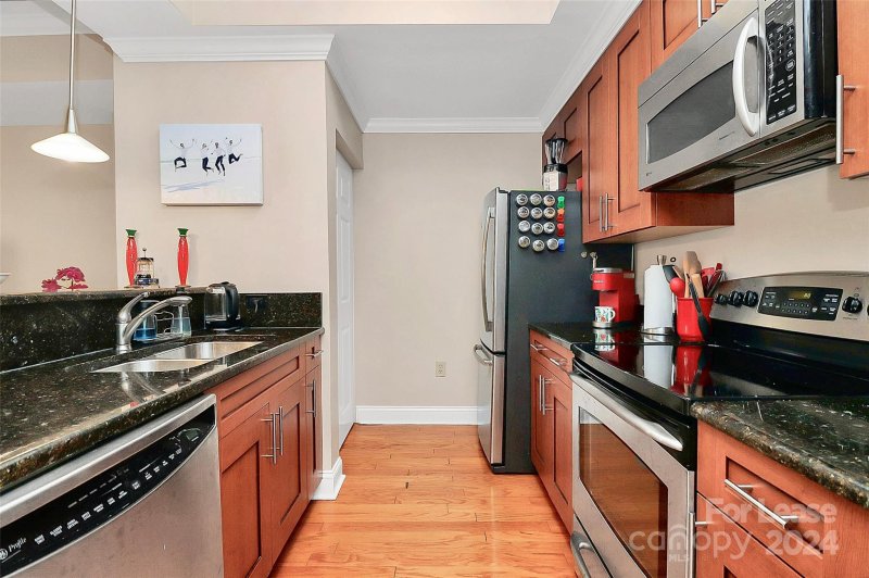 Property image 5 at 300 W 5th Street, Charlotte, NC 28202