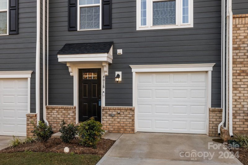 Property image 2 at 4018 Edenborn Lane, Charlotte, NC 28208