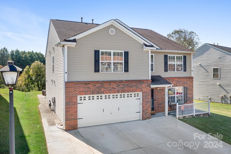 Property image 3 at 9507 Bayview Parkway, Charlotte, NC 28216