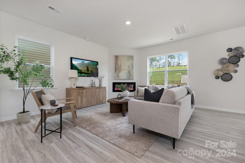 Property image 2 at 3732 13th Street, Hickory, NC 28601