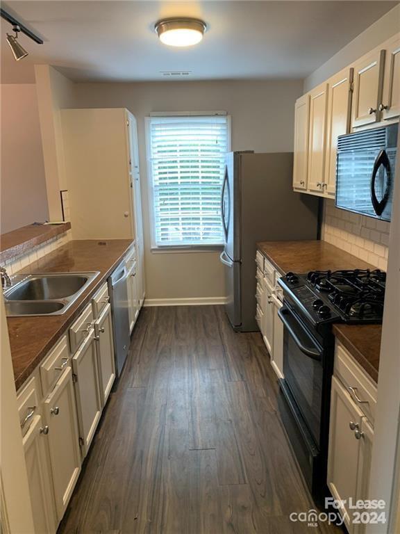 Property image 5 at 11628 Charnwood Court, Charlotte, NC 28277