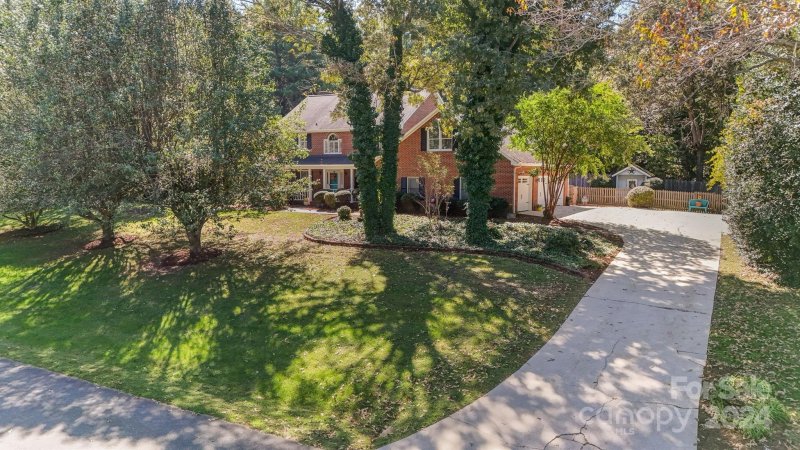 Property image 2 at 1360 33rd Avenue Drive, Hickory, NC 28601