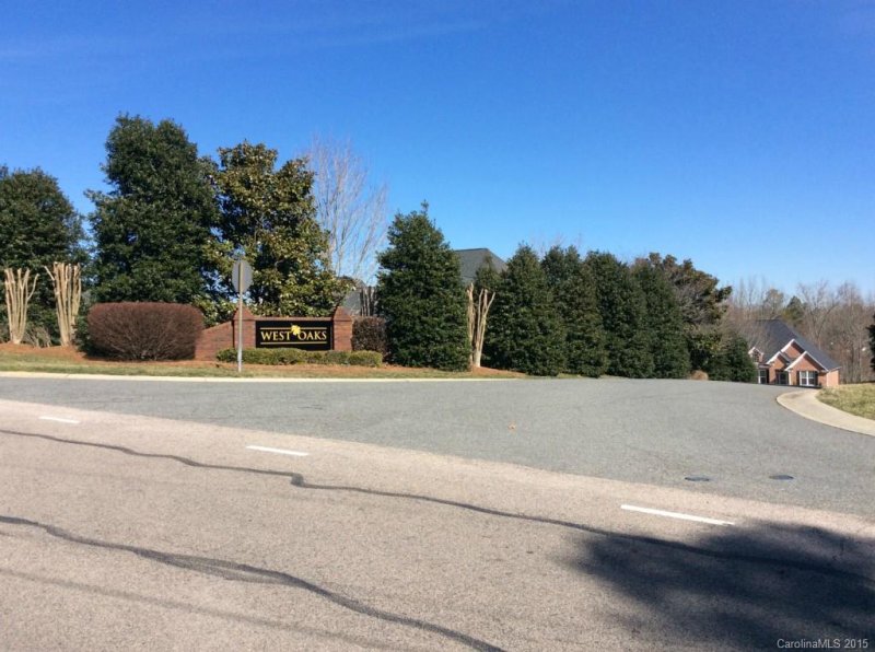 Property image 2 at 5469 Oakmont Street, Kannapolis, NC 28081