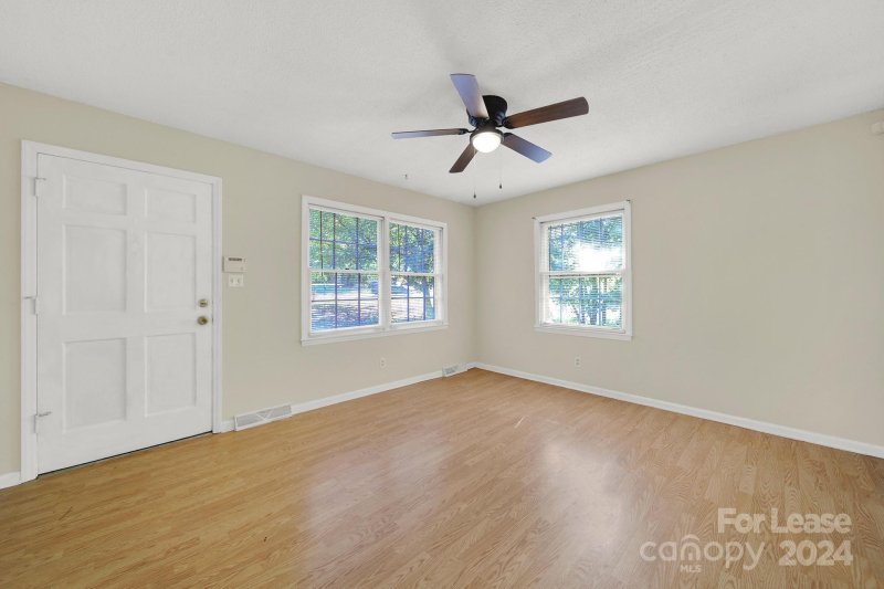 Property image 3 at 716 E John Street, Matthews, NC 28105