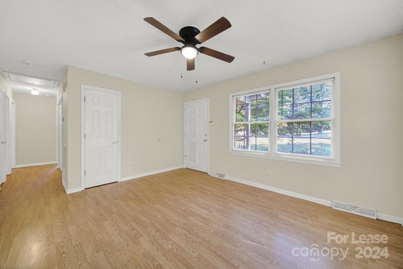 Property image 4 at 716 E John Street, Matthews, NC 28105