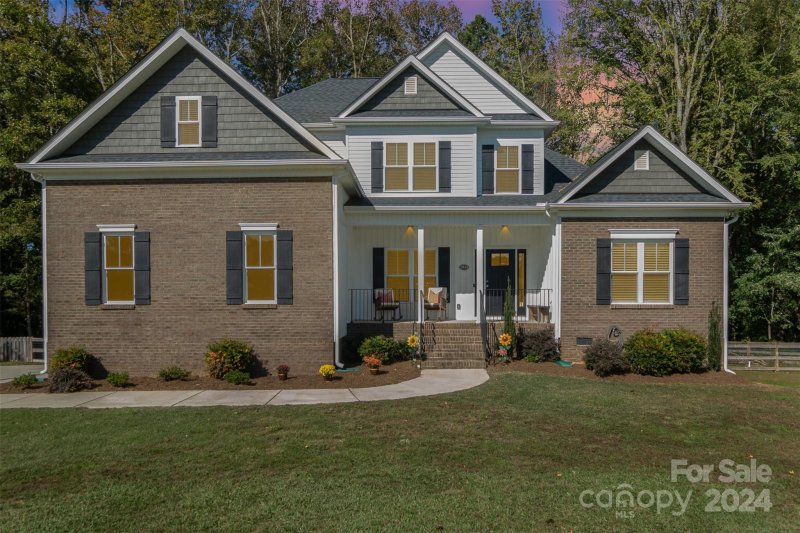 2918 Plum Thicket Court