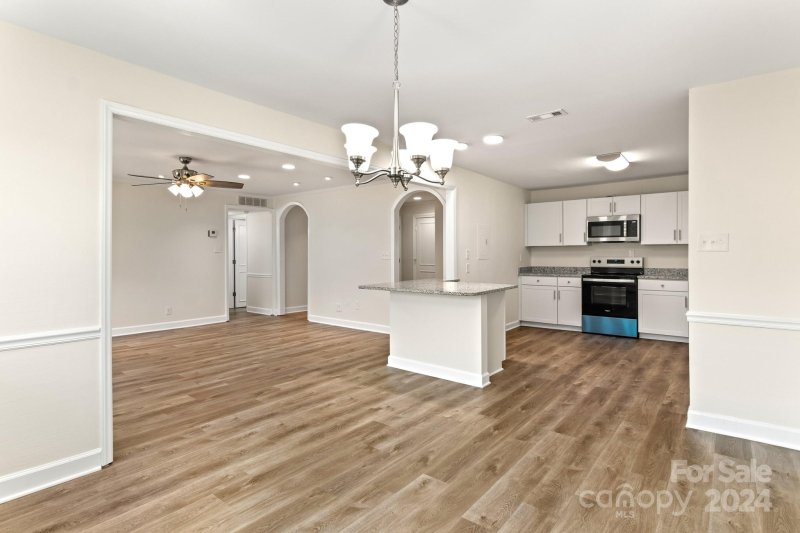 Property image 4 at 1323 Queens Road, Charlotte, NC 28207