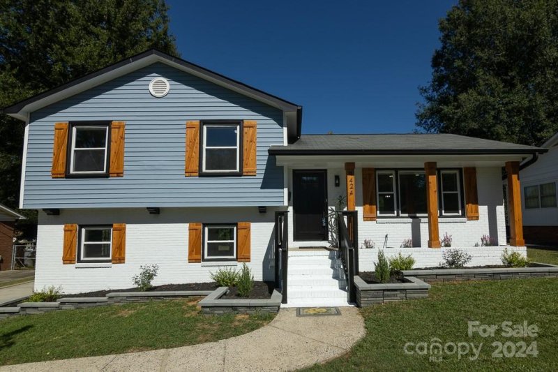 4424 Mapleleaf Lane