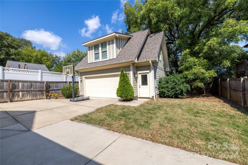 Property image 3 at 1345 Downs Avenue, Charlotte, NC 28205