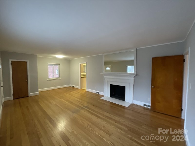 Property image 3 at 932 Hickory Nut Street, Charlotte, NC 28205