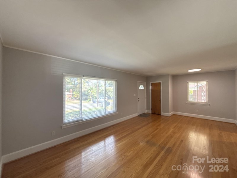 Property image 4 at 932 Hickory Nut Street, Charlotte, NC 28205