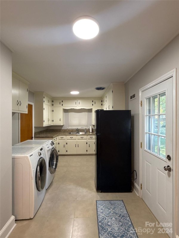 Property image 5 at 932 Hickory Nut Street, Charlotte, NC 28205