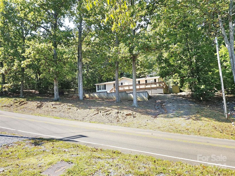 Property image 4 at 1135 Pinehaven Drive, New London, NC 28127