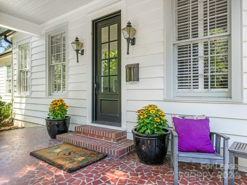 Property image 3 at 2000 Sharon Lane, Charlotte, NC 28211