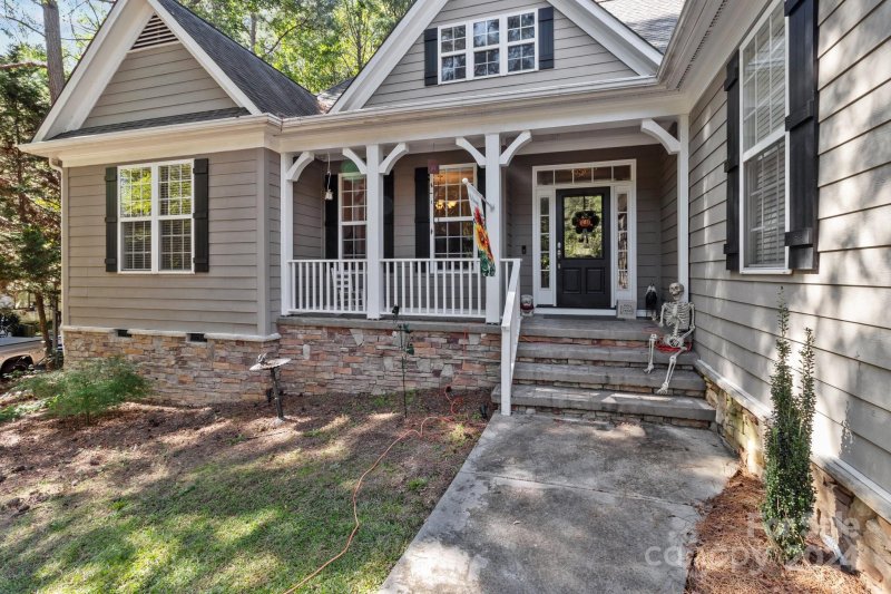 Property image 3 at 308 Silvercliff Drive, Mount Holly, NC 28120
