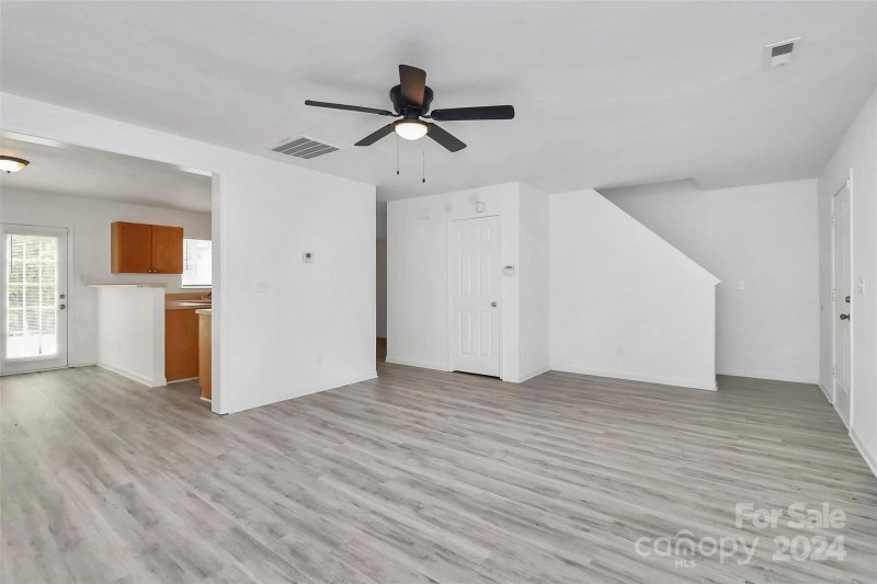 Property image 5 at 5435 Henderson Oaks Drive, Charlotte, NC 28269