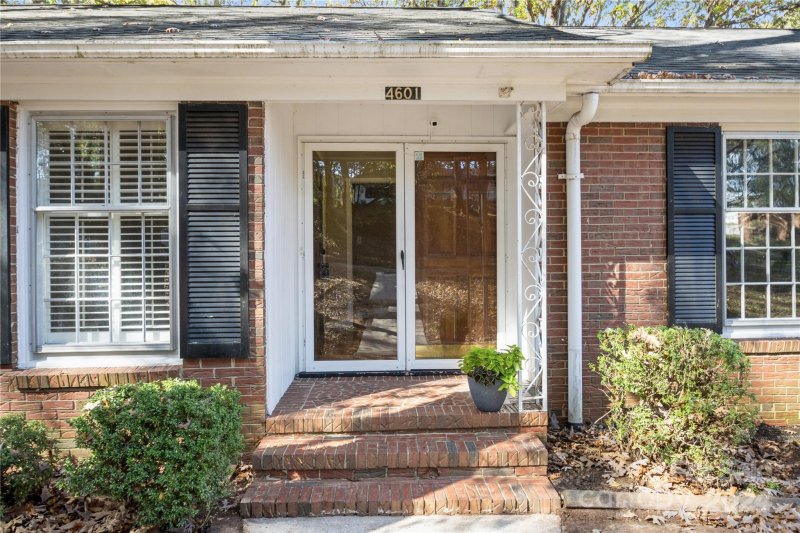 Property image 4 at 4601 Easthaven Drive, Charlotte, NC 28212