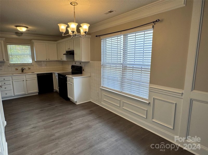 Property image 5 at 7827 Bronze Pike Drive, Charlotte, NC 28273