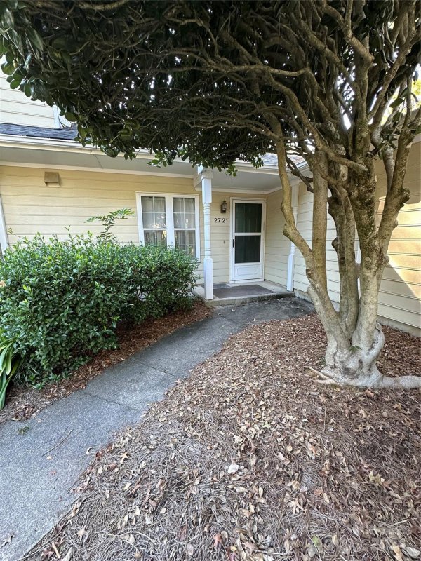 Property image 2 at 2721 Tiergarten Lane, Charlotte, NC 28210
