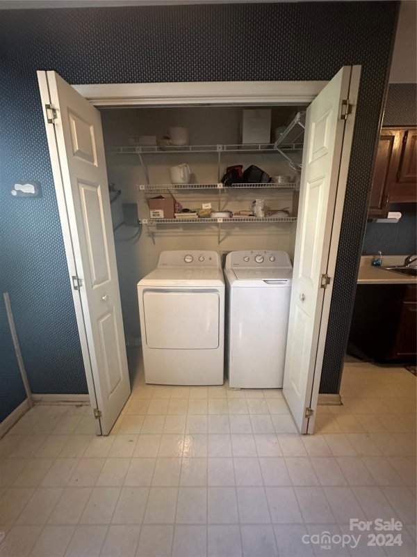 Property image 5 at 2721 Tiergarten Lane, Charlotte, NC 28210