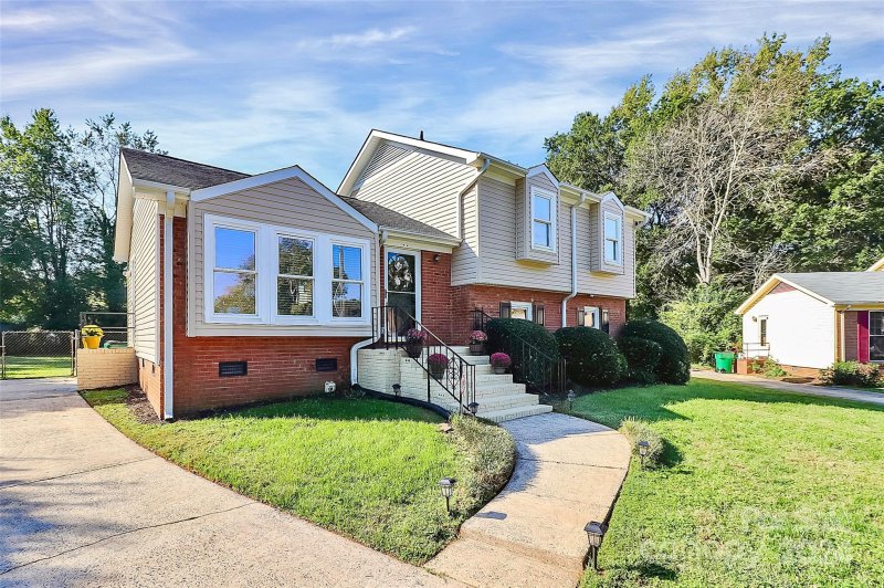 Property image 3 at 301 Red Roan Place, Charlotte, NC 28215