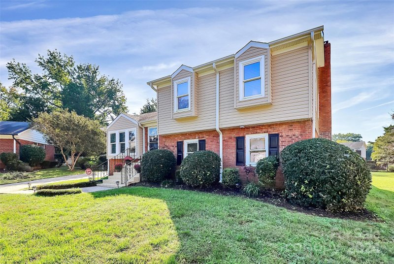 Property image 5 at 301 Red Roan Place, Charlotte, NC 28215