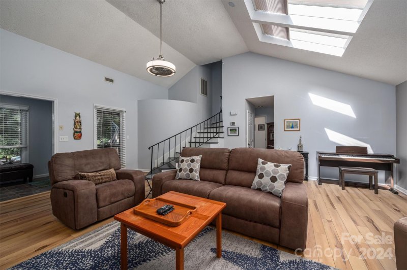 Property image 2 at 1783 12th Street, Hickory, NC 28601