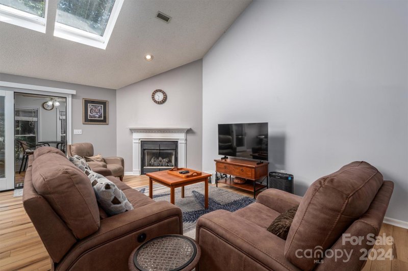 Property image 3 at 1783 12th Street, Hickory, NC 28601