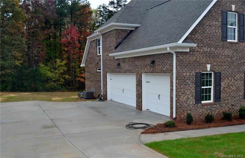 Property image 2 at 128 Orchard Farm Lane, Mooresville, NC 28117