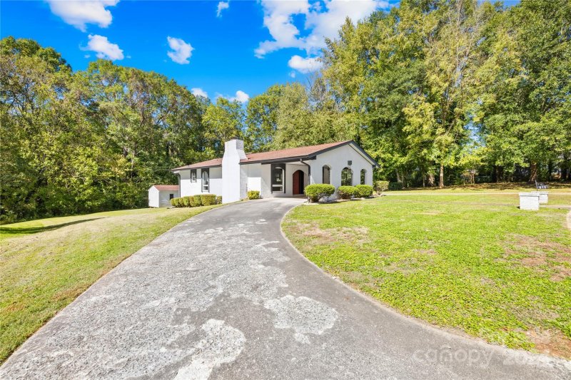 Property image 2 at 814 Tait Street, Lincolnton, NC 28092