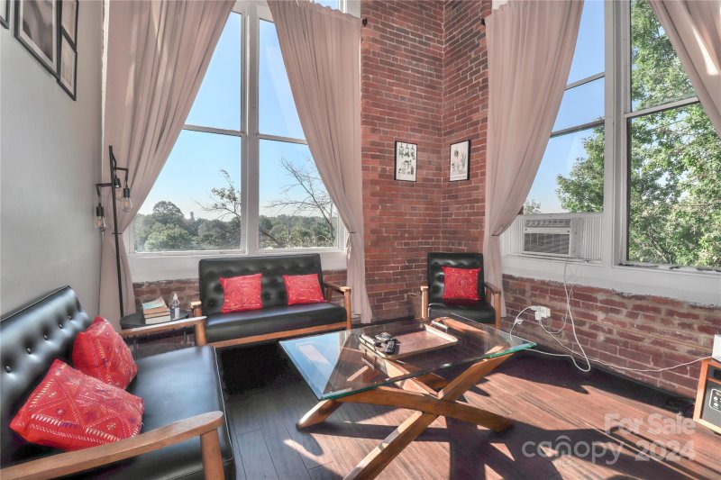 Property image 4 at 201 S Hoskins Road, Charlotte, NC 28208