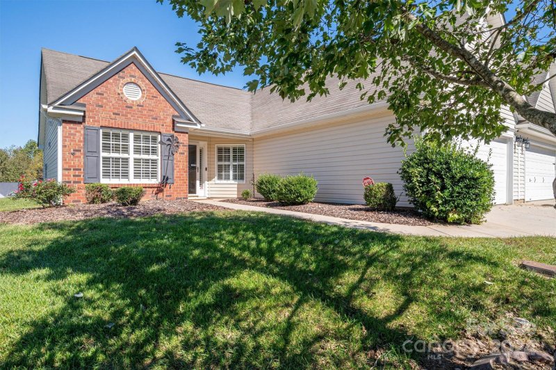 Property image 2 at 209 Woodbridge Circle, Mount Holly, NC 28120