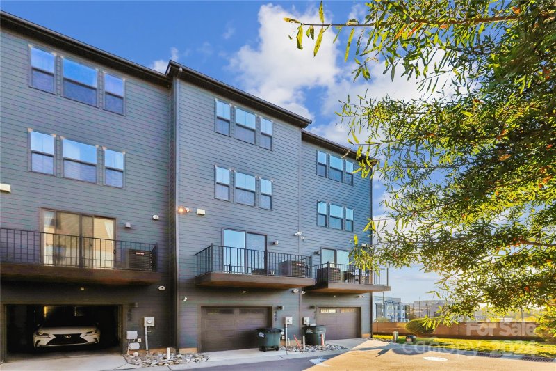 Property image 3 at 466 Tremont Avenue, Charlotte, NC 28203