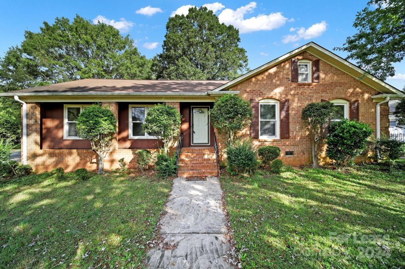 8401 Dunsinane Drive