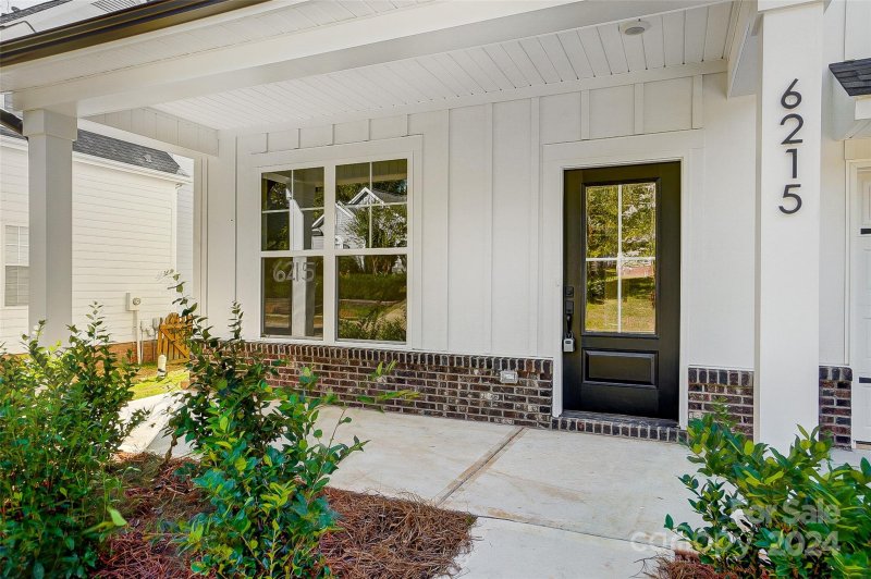 Property image 4 at 6215 Rosebriar Lane, Charlotte, NC 28277