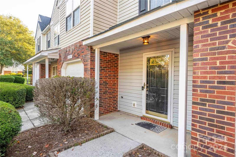 Property image 2 at 2038 University Heights Lane, Charlotte, NC 28213