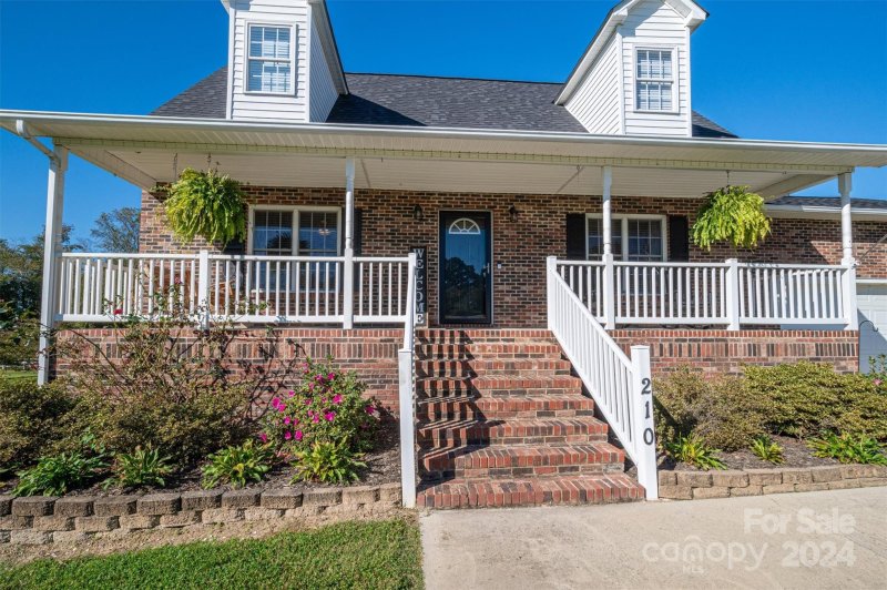 Property image 4 at 210 Cameron Drive, Kings Mountain, NC 28086
