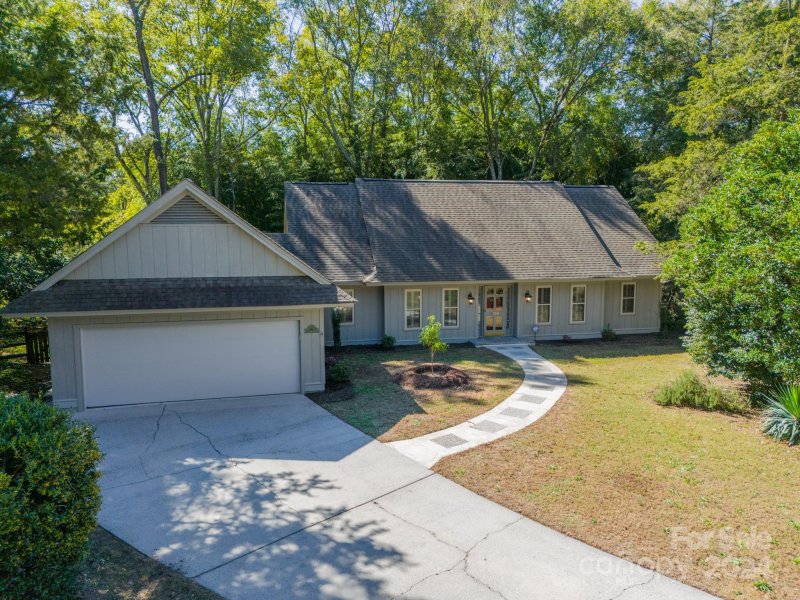 Property image 2 at 4708 Carmel Vista Lane, Charlotte, NC 28226