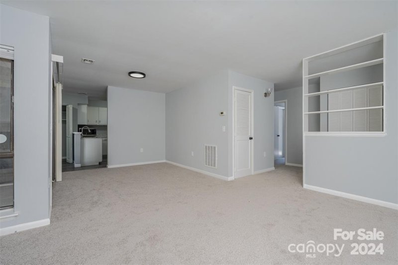 Property image 2 at 4900 Spring Lake Drive, Charlotte, NC 28212