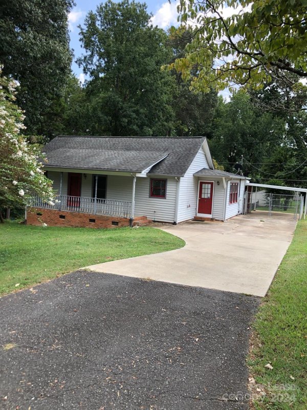 826 Hillcroft Place