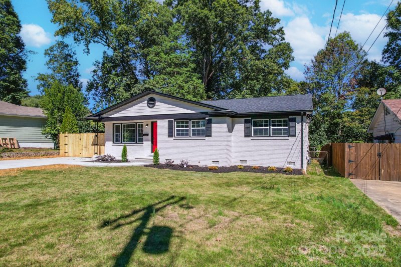 Property image 4 at 5323 Buena Vista Avenue, Charlotte, NC 28205