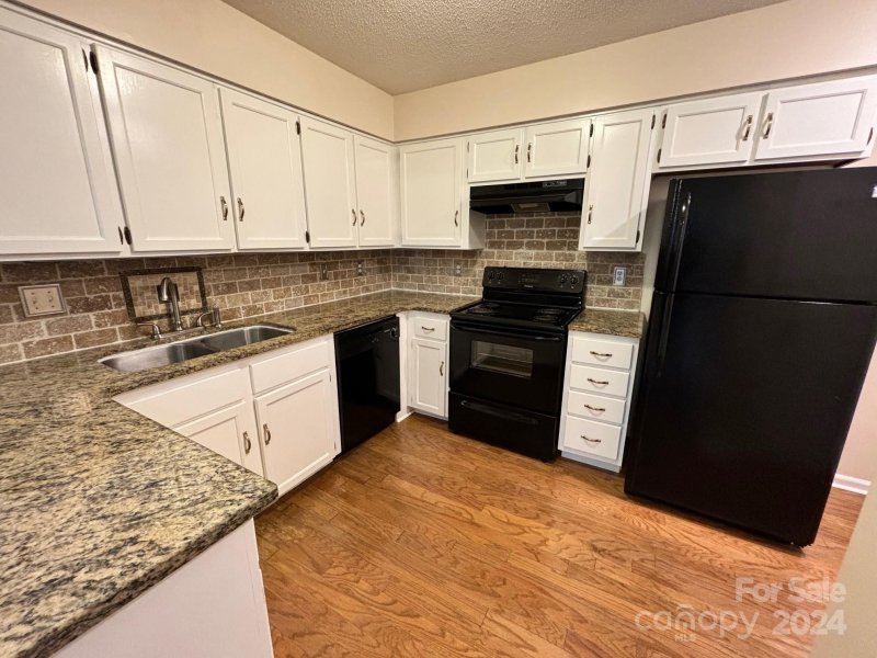 Property image 3 at 5707 Dockside Drive, Charlotte, NC 28227